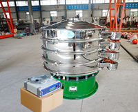 超聲波振動(dòng)篩主要采用超聲波換能器，利用換能器的工作原理能夠減少物料的堵網(wǎng)情況，提高篩分產(chǎn)量。